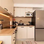 House Nyaraló